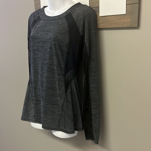 Lululemon Athletica Heather Black Scoop Neck Long Sleeve Lace Panel Shirt-Size 6 - Picture 2 of 14